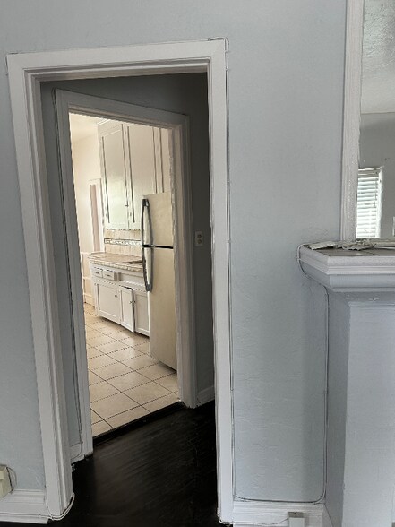 Building Photo - 3221 W 43rd Pl