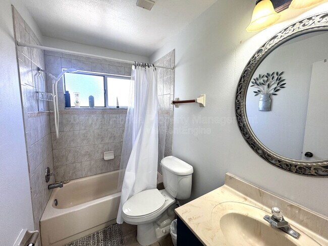 Building Photo - 2544 Woodgate Blvd