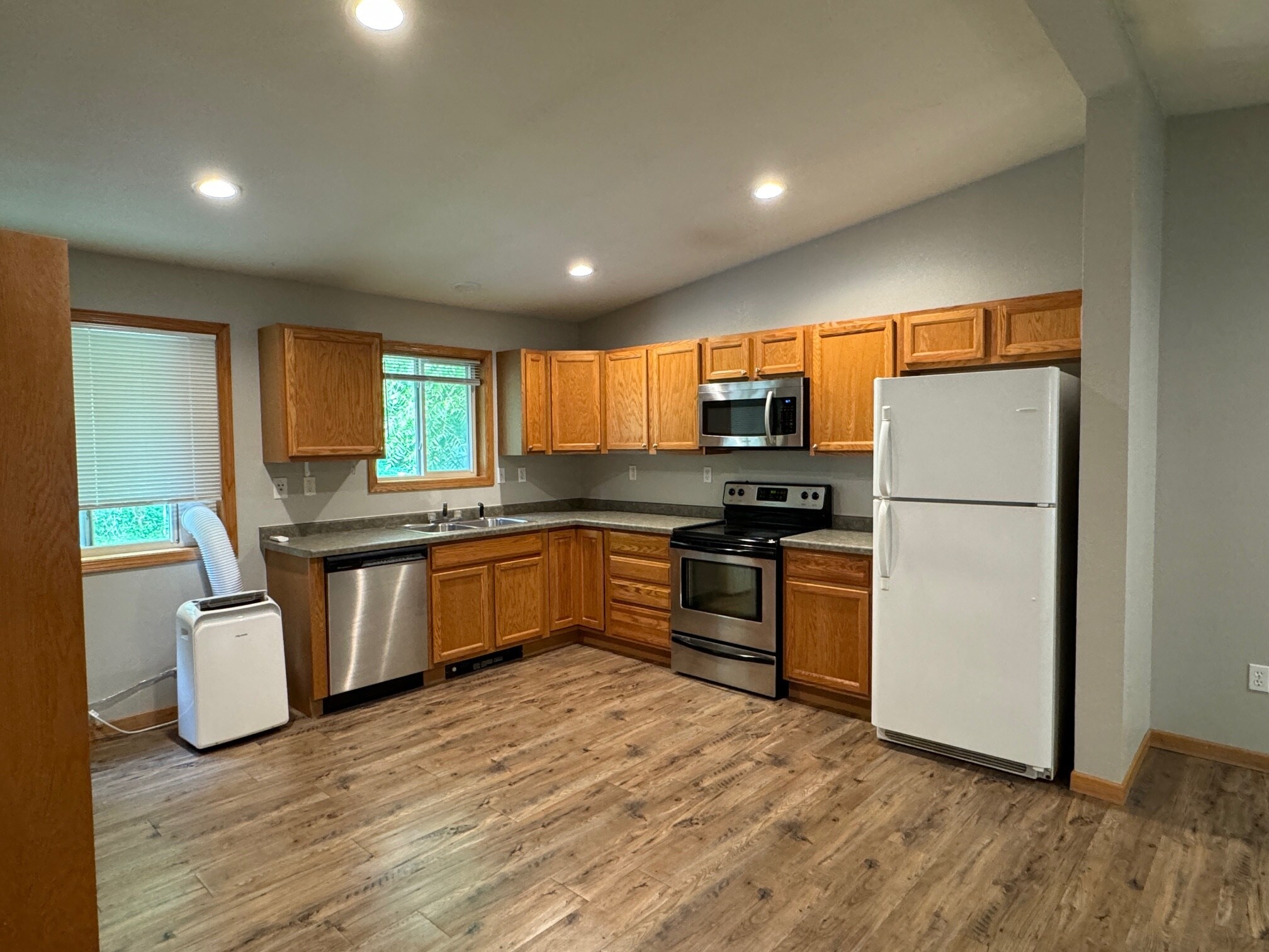 Building Photo - 407 Glenwood Ave