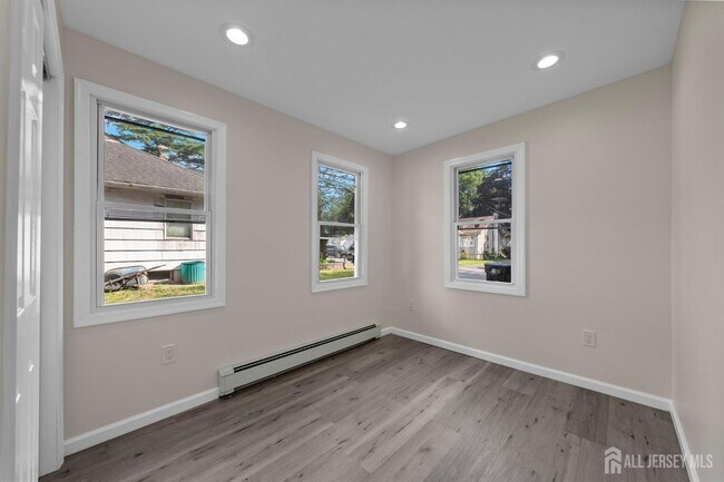 Building Photo - 166 Prigmore St