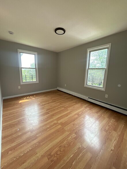 Unit 2 - 206 Peshine Ave