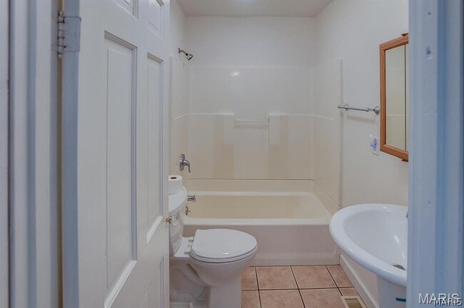 Building Photo - 128 S Meridian Rd