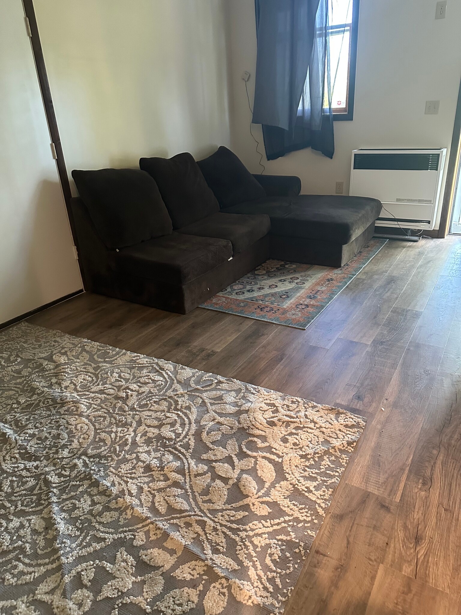 New floor (8/8/2025) choice of carpets if interested - 851 9th St