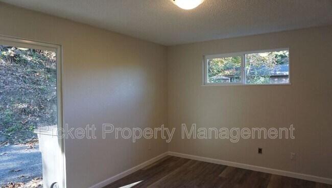 Building Photo - 917 N Cambrian Ave