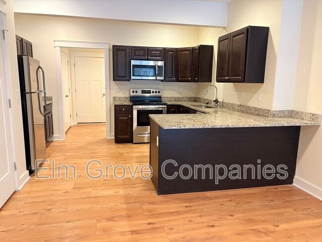 Building Photo - 38 Monroe Dr