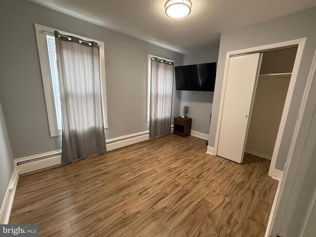 Building Photo - 129 Clearfield Ave