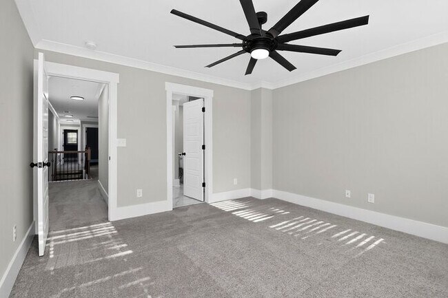 Building Photo - Beautiful 3BD/2.5BA Single Family Home in Reid Park!