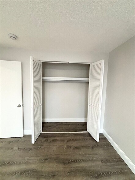 Building Photo - 75 Vine St