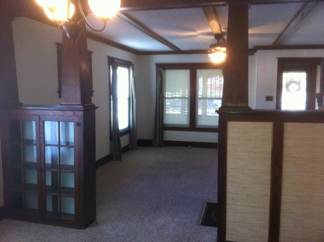 Building Photo - 108 S Rutland St