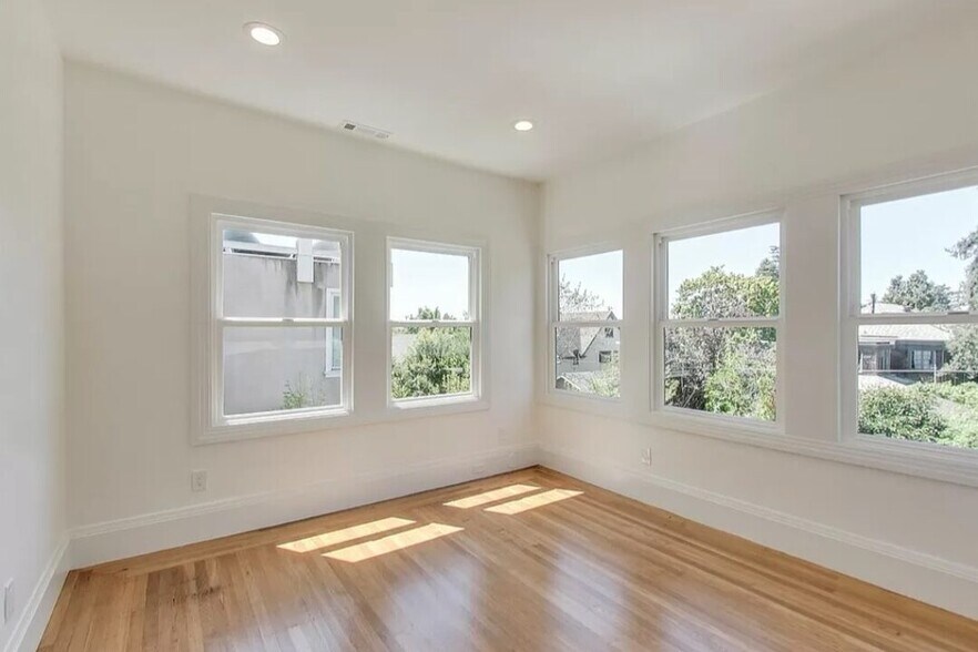 Building Photo - 2720 College Ave