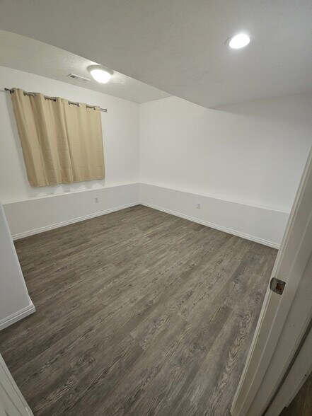 Building Photo - 1442 W 730 S