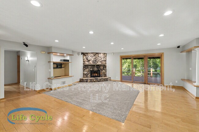 Building Photo - 4395 Shady Oak Ct