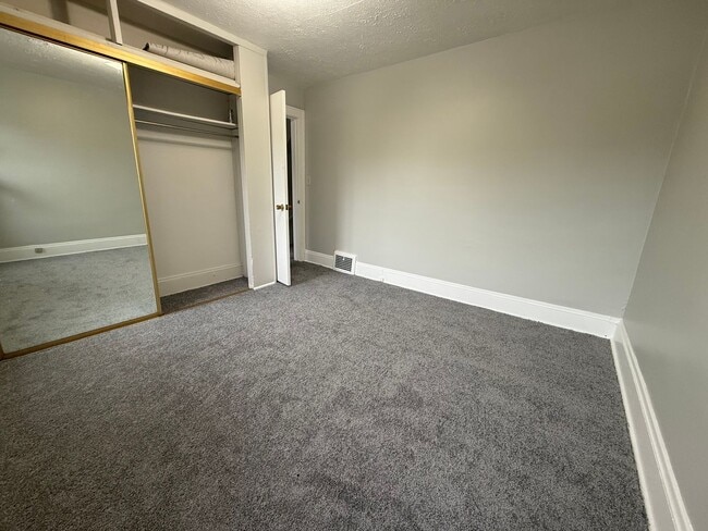 Building Photo - 95 Ellenwood Ave