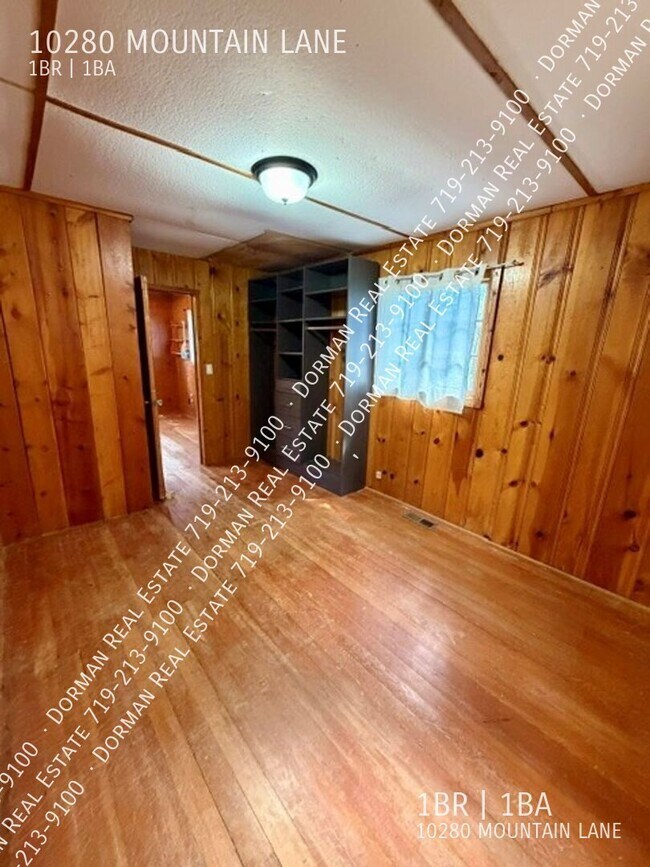 Building Photo - 10280 Mountain Ln