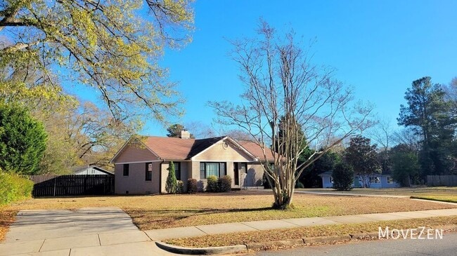 Building Photo - 1200 Dresden Dr W