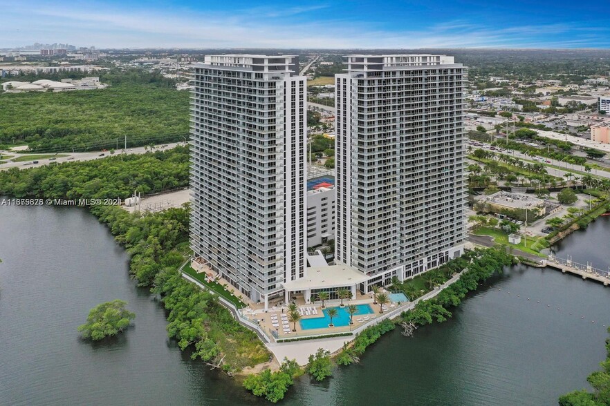 Building Photo - 16385 Biscayne Blvd