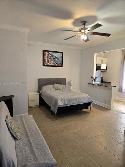 Building Photo - 5712 Hollywood Blvd