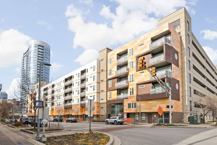 Building Photo - 421 E Market St