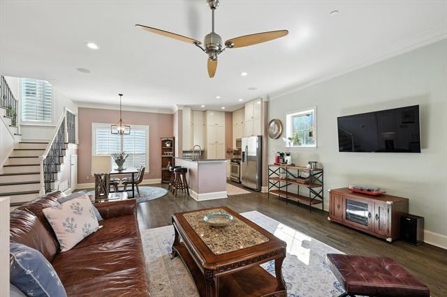 Building Photo - 1500 Pecos St