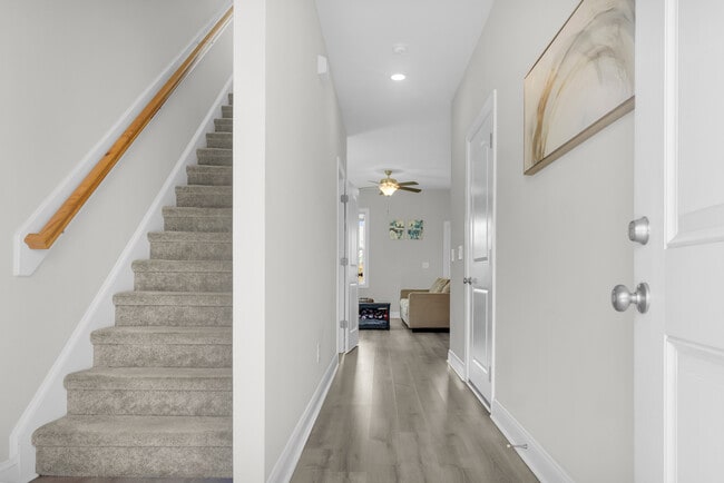 Building Photo - 139 Pasture Ln