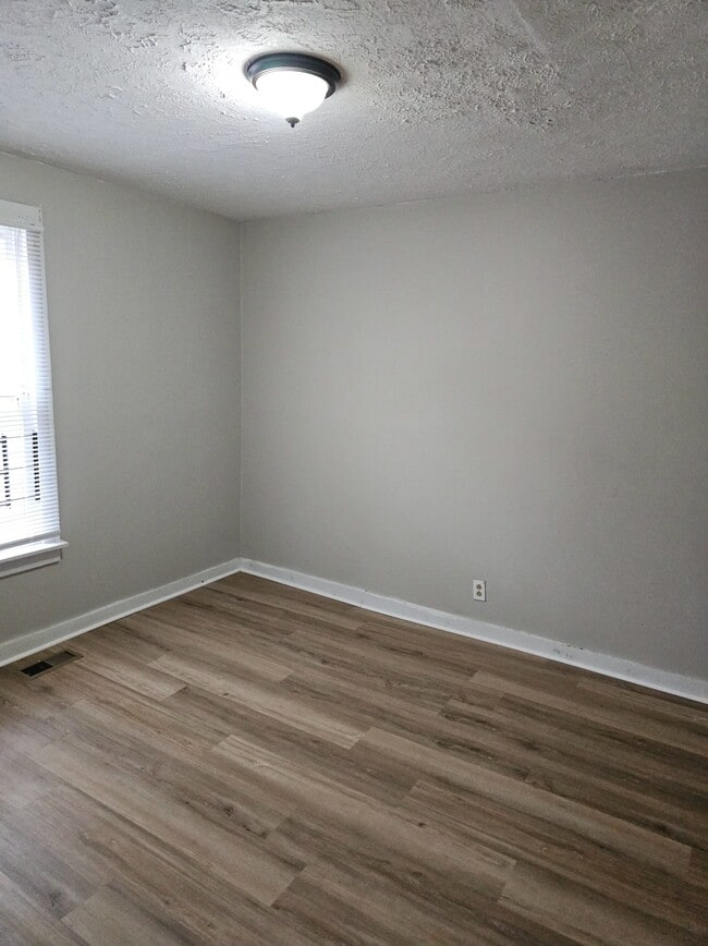 Building Photo - 422 Meriwether St