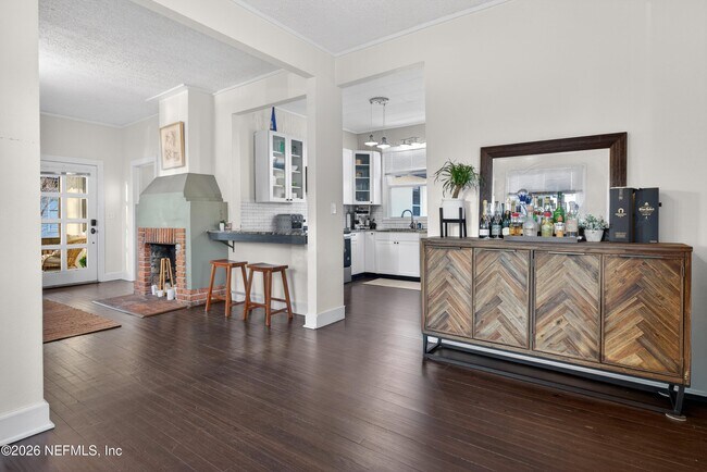 Building Photo - 1903 Dewey Pl