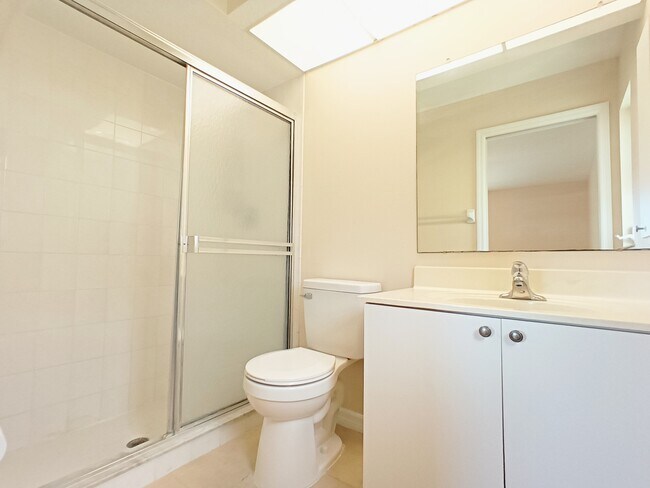 Building Photo - 1138 SW 19th Ln