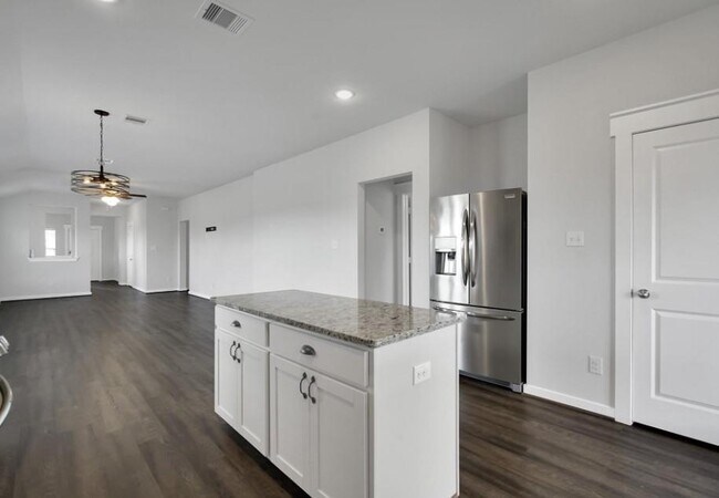 Building Photo - 40843 Mostyn Hill Dr