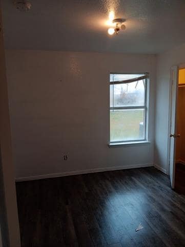 Building Photo - 609 Kings Way Dr