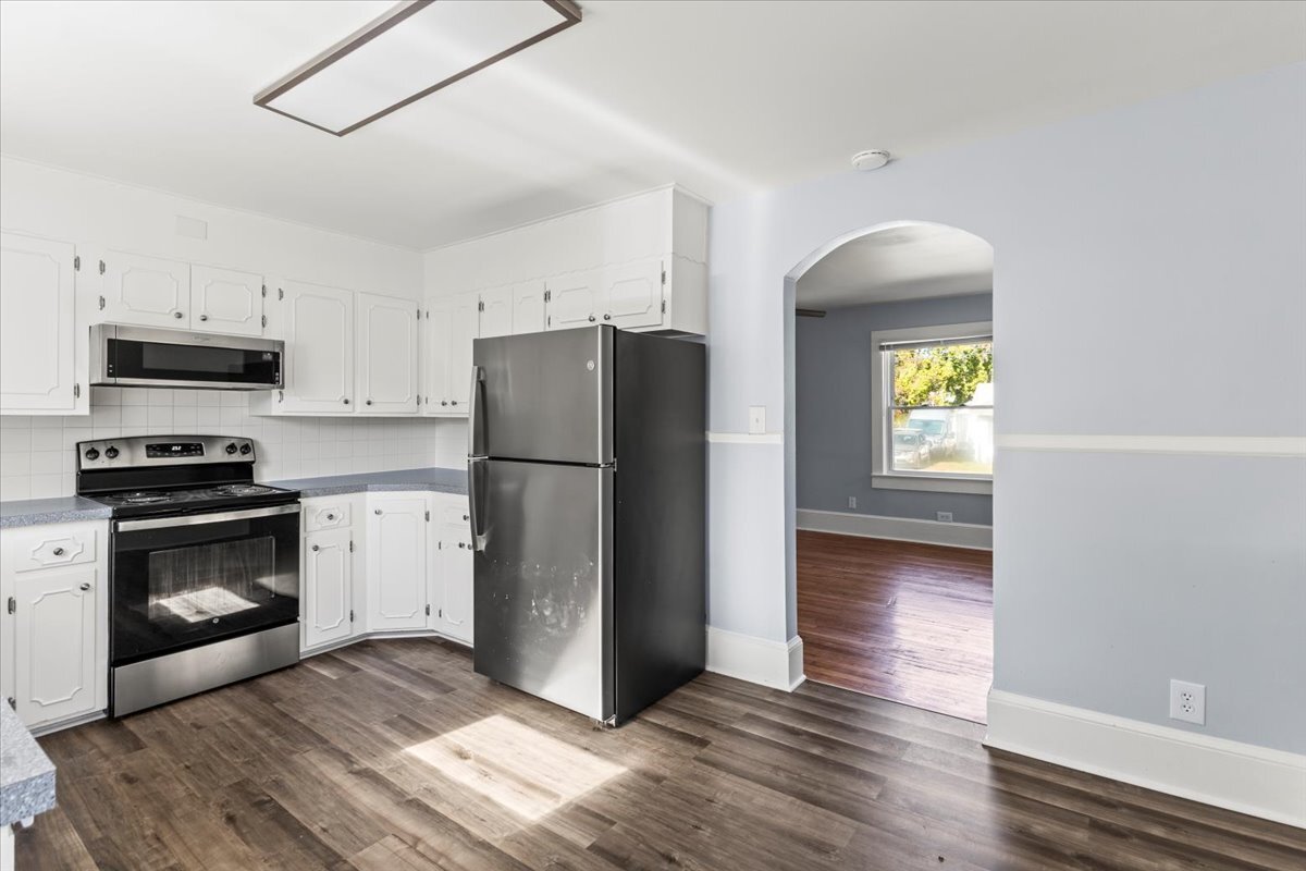 Building Photo - 10060 Central Dr