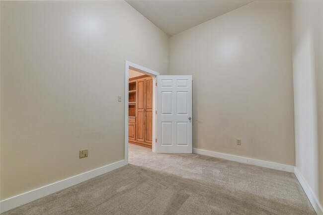 Building Photo - 2309 Harborside Dr