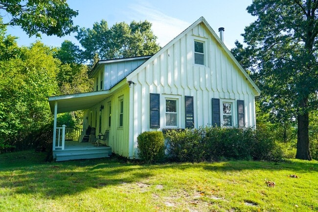 Primary Photo - 9 Pulvers Ln