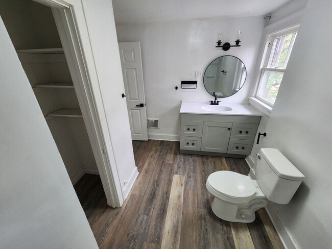 Building Photo - Cozy 3-Bedroom Home in Lima, OH – $1395/Mo...