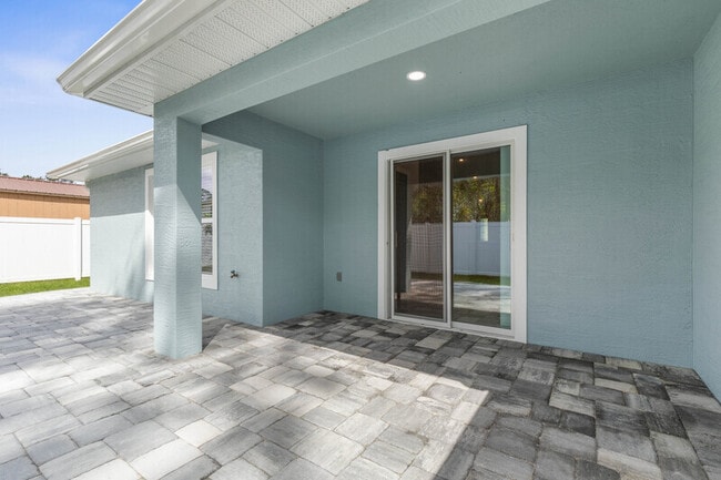 Building Photo - 12 Lloret Pl