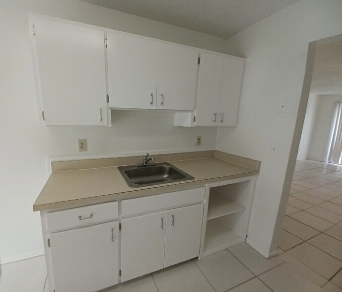 Building Photo - 273 SW Sterret Cir
