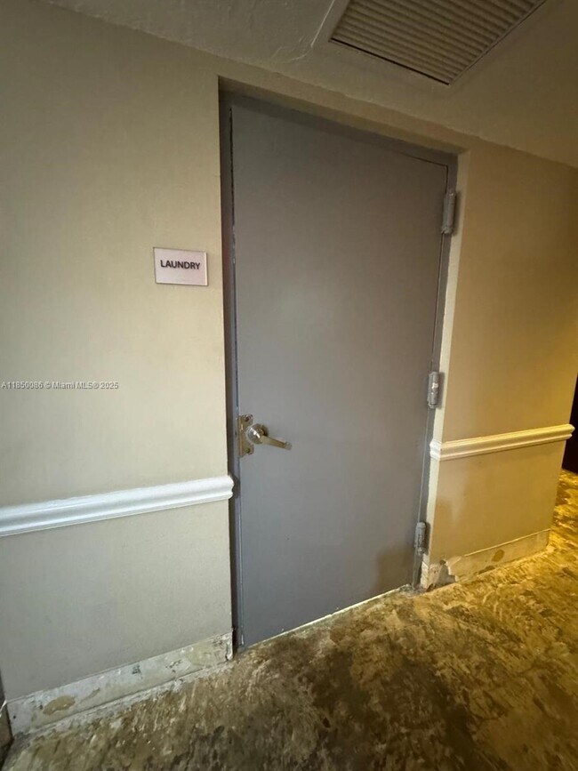 Building Photo - 555 NE 15th St