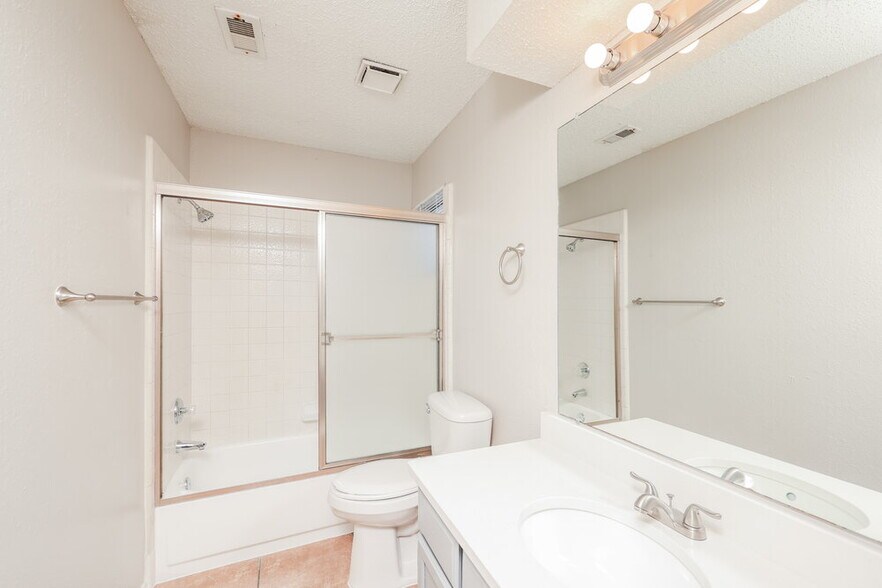 Building Photo - 2728 Oak Bend Ln