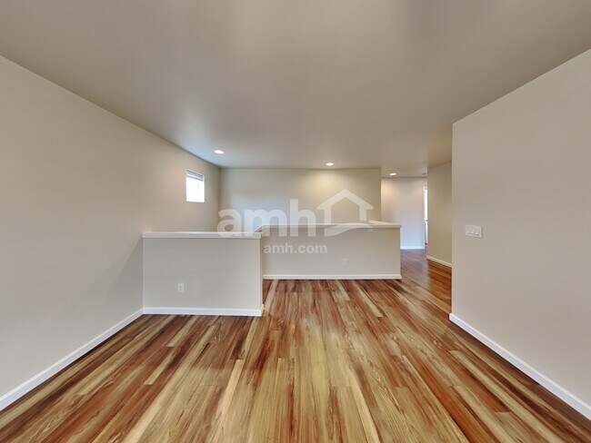 Building Photo - 2655 Moore St