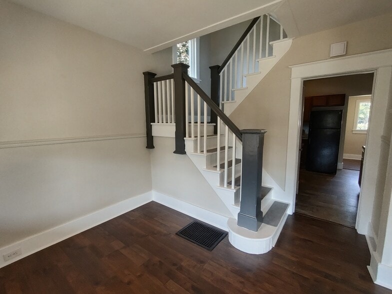 Foyer - 55 Clayton St