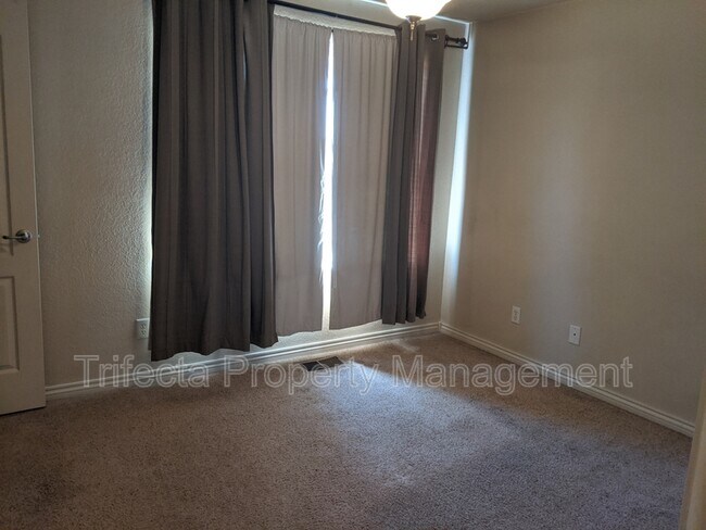 Building Photo - 5551 W 29th St