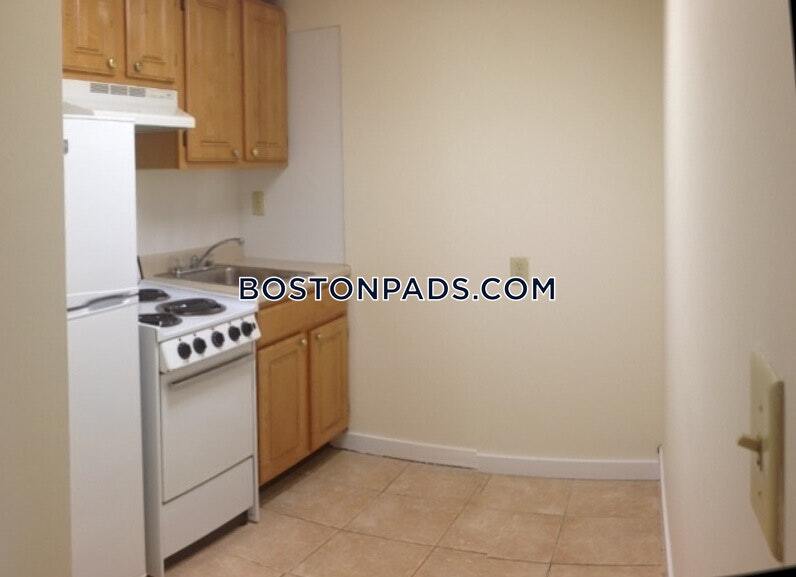 Building Photo - 62 Boylston St