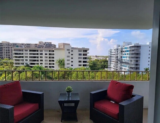 Building Photo - 150 Ocean Ln Dr