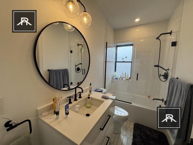 Building Photo - 3 bedroom in Brookline MA 02445