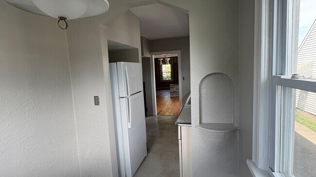 Building Photo - 2507 Brookview Blvd
