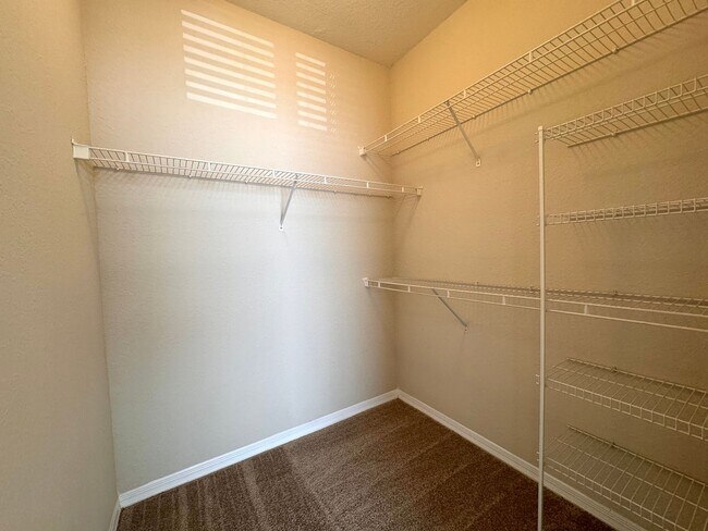 Building Photo - 2BR/1BA Second Floor Condo in Visconti Mai...