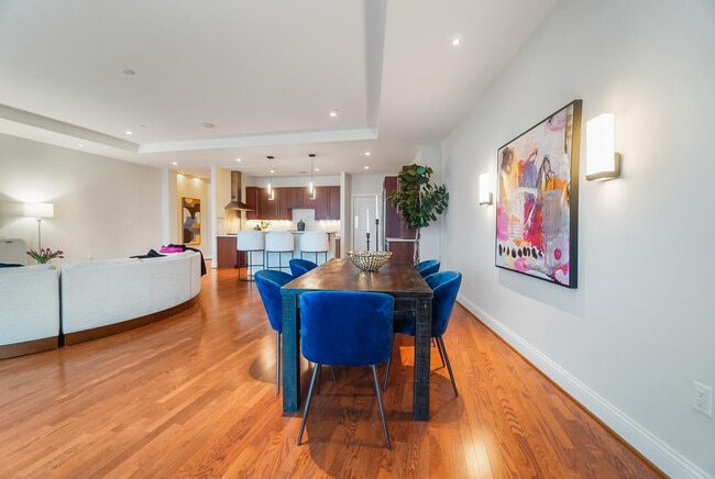 Building Photo - 1 Roebling Wy