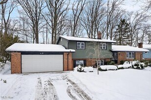 Building Photo - 6701 Westview Dr