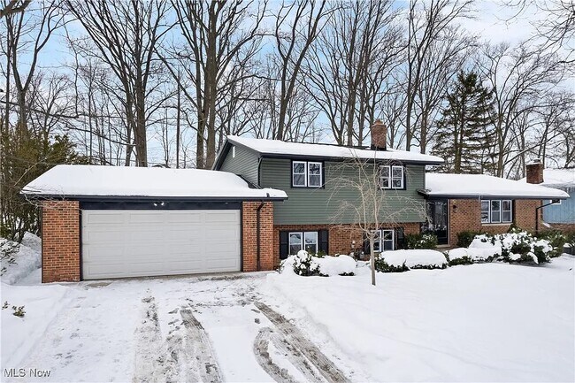 Building Photo - 6701 Westview Dr