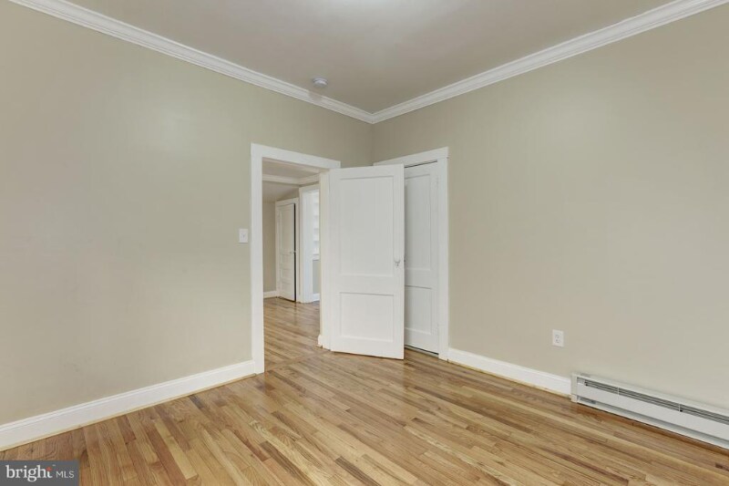 Building Photo - 811 Thayer Ave