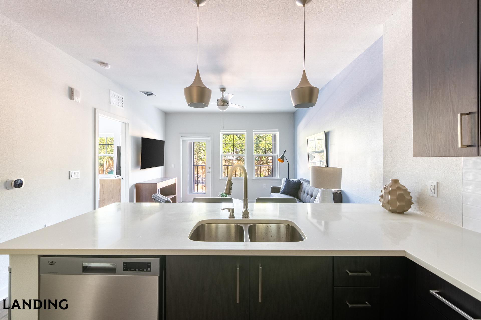 Building Photo - 1225 Utica Dr